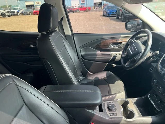 Used 2019 Silver GMC Denali image 10