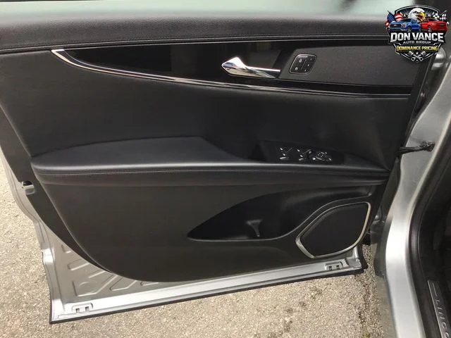 Used 2023 Gray Lincoln Standard image 10