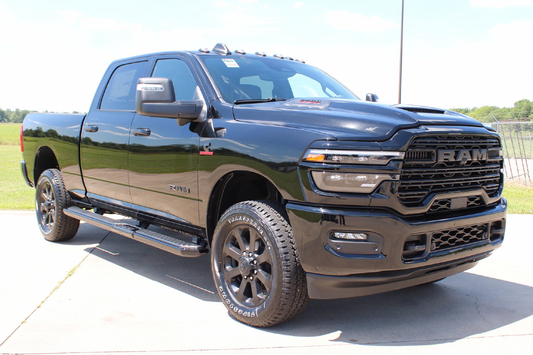 New 2026 Diamond Black Crystal Pearl-Coat Exterior Paint RAM Laramie 4x4 Crew Cab 6