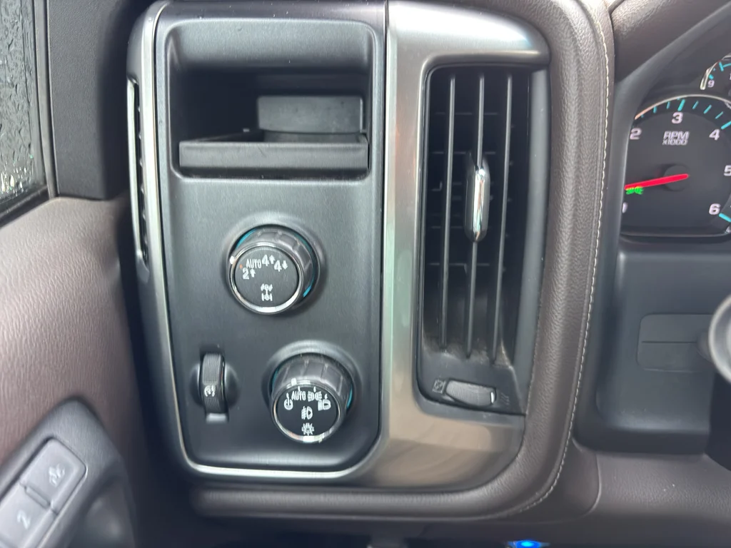 Used 2017 Summit White Chevrolet LTZ image 8