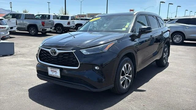 Used 2023 Black Toyota XLE image 7