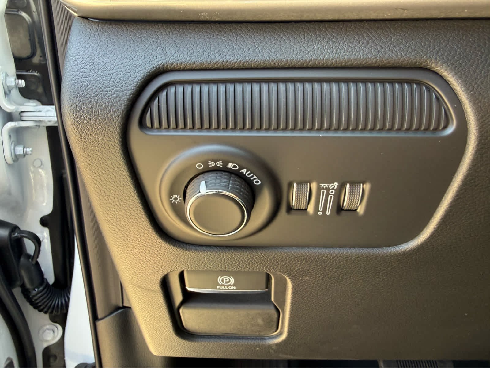 New 2026 Bright White Clearcoat Jeep Upland image 21