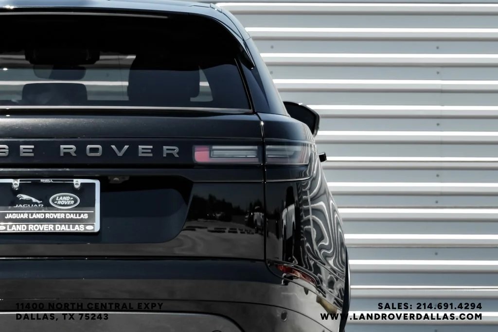 Used 2026 Black Land Rover Dynamic SE image 47