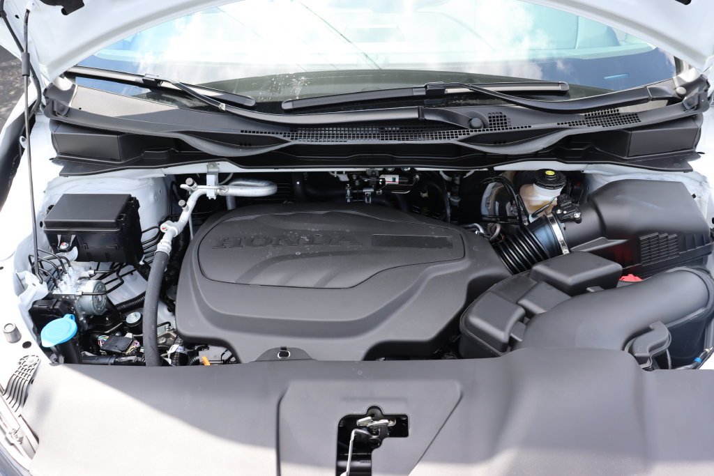 New 2027 Platinum White Pearl Honda Touring image 38