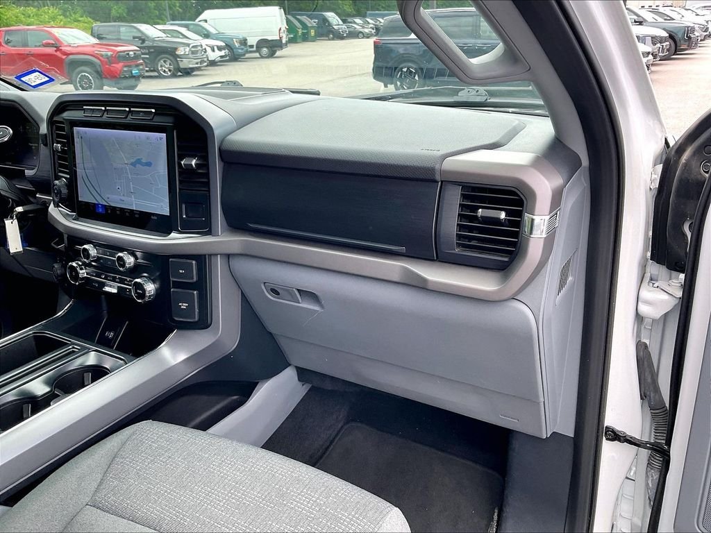 Used 2024 Oxford White Ford XLT image 12