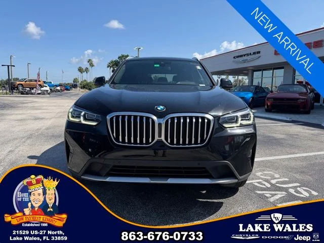 Used 2022 Black BMW sDrive30i image 2