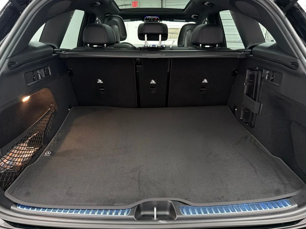 New 2027 Black Mercedes-Benz GLC 300 image 26