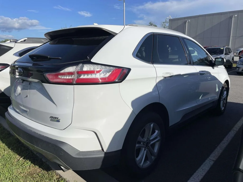 Used 2020 Oxford White Ford SEL image 4
