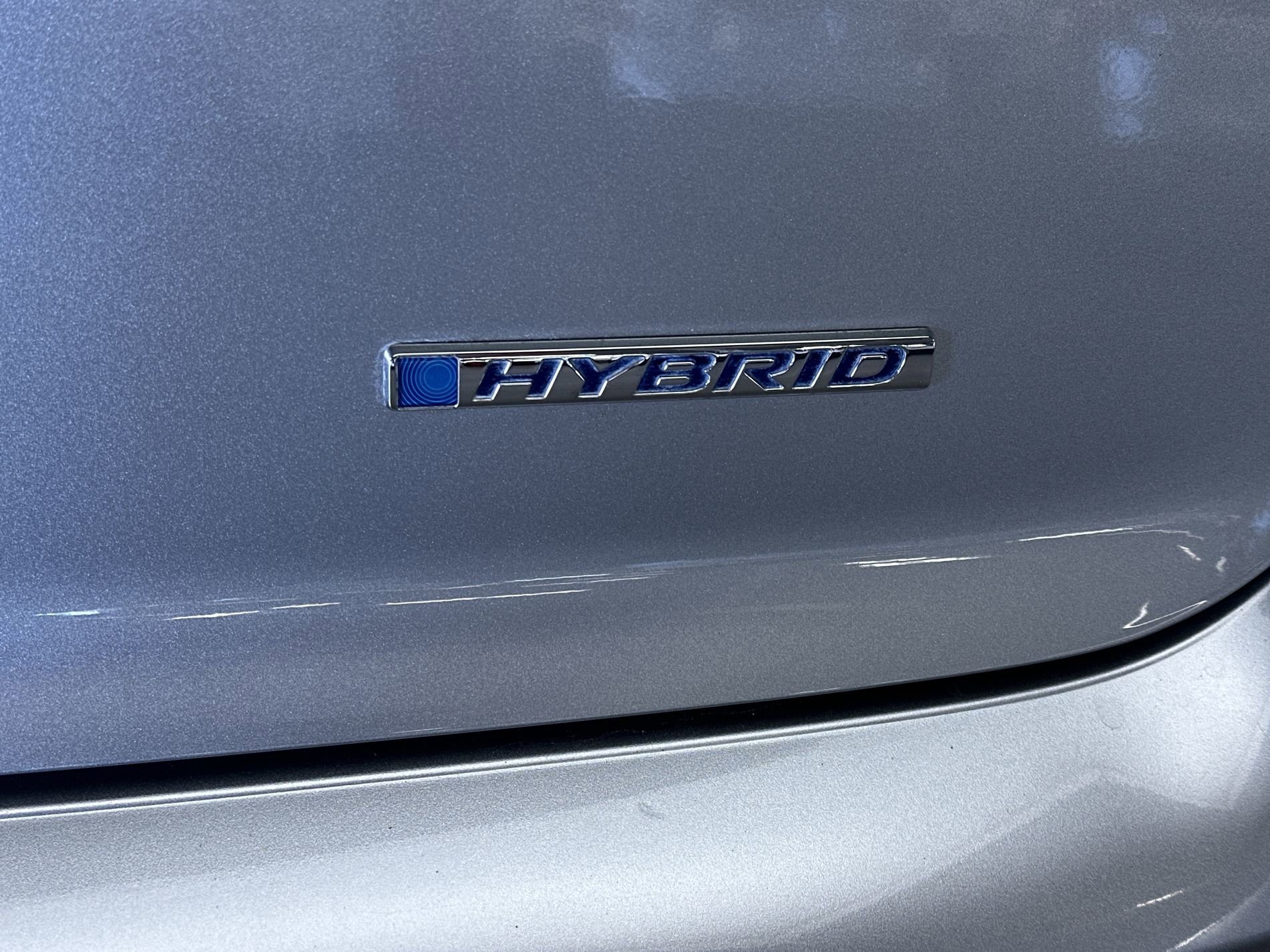 Used 2024 Solar Silver Metallic Honda EX-L image 23