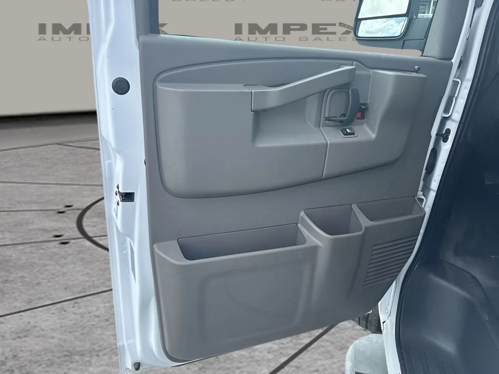 Used 2024 White GMC Work Van image 19