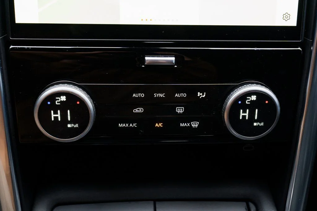 Used 2021 Black Land Rover S R-Dynamic image 20