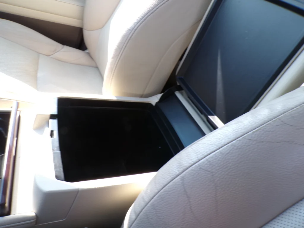 Used 2016 Starfire Pearl Lexus Base image 23