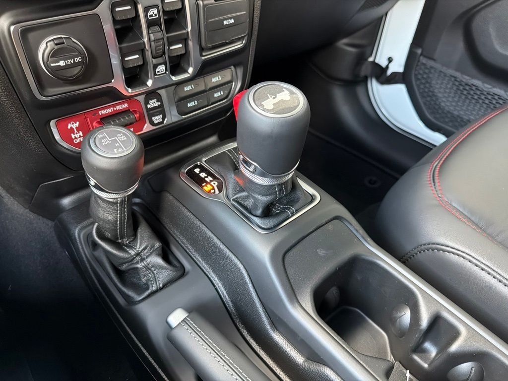 New 2026 Bright White Clearcoat Jeep Rubicon X image 43
