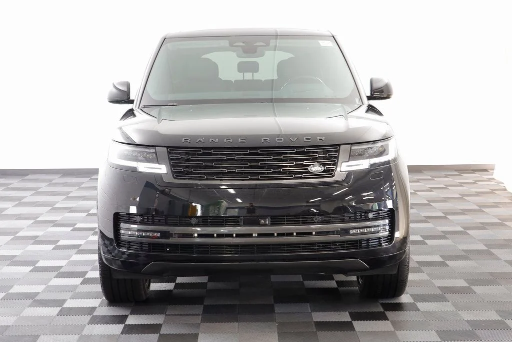 New 2025 Black Land Rover SE LWB 7 Passenger image 24
