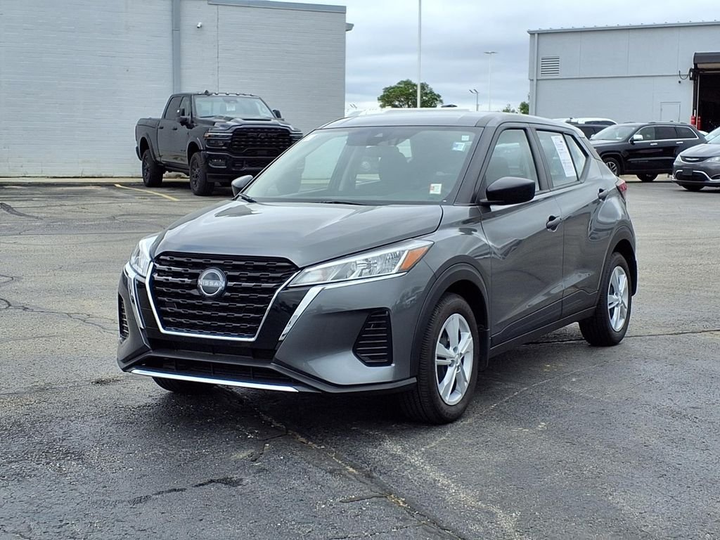 Used 2025 Nissan KICKS PLAY Base with VIN 3N1CP5BV9SL482295 for sale in Kansas City