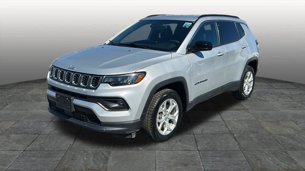 Used 2024 Silver Zynith Metallic Clearcoat Jeep Latitude image 1