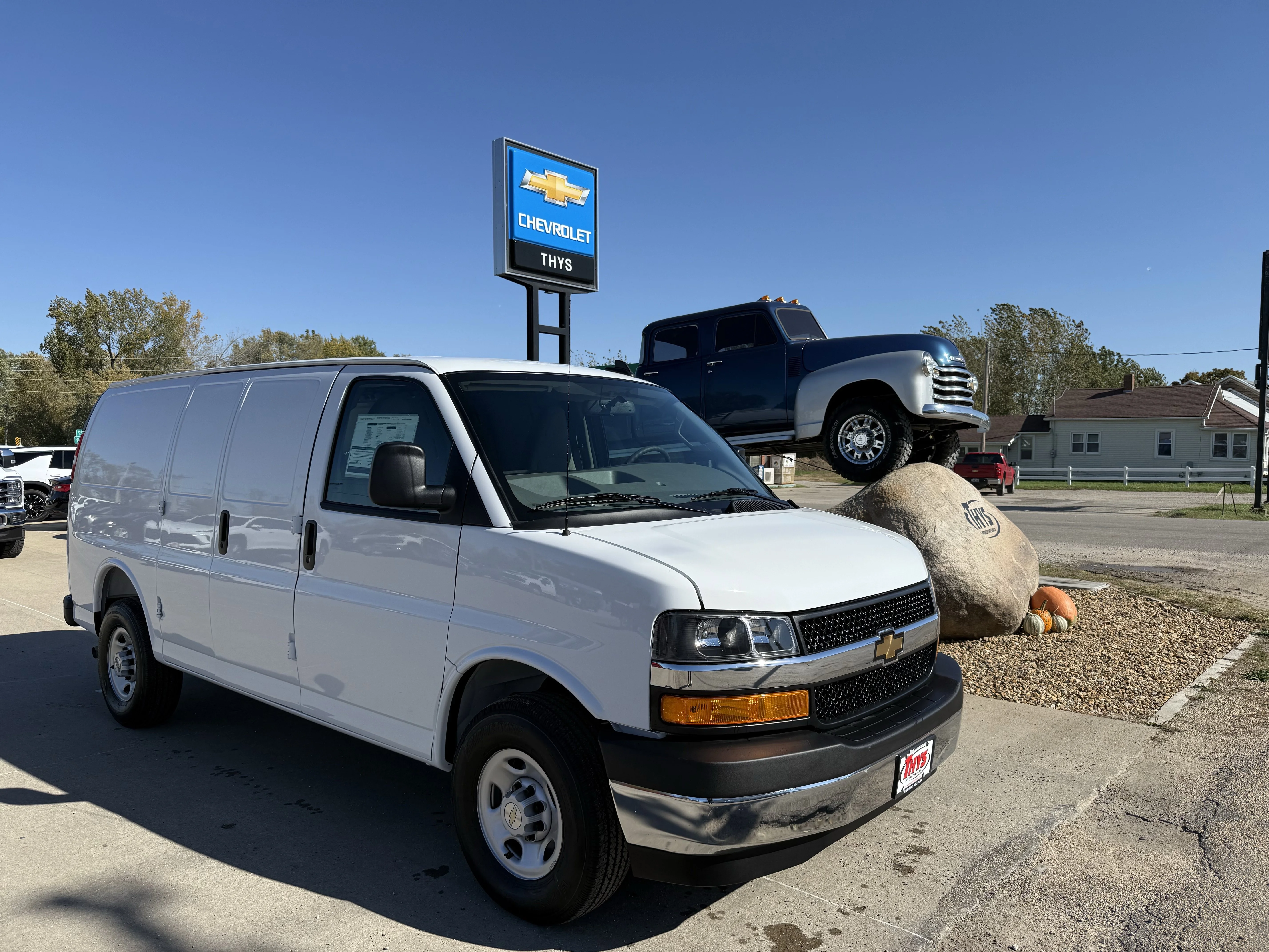 2025 Chevrolet Express Cargo
