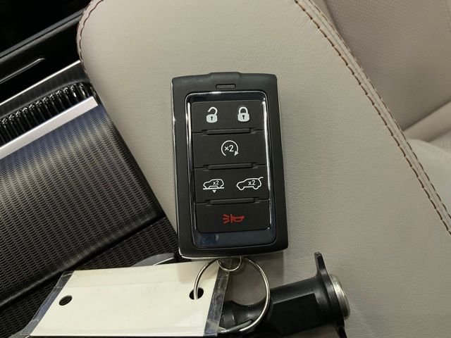 New 2026 Steel Blue Exterior Paint Jeep Summit Obsidian image 30