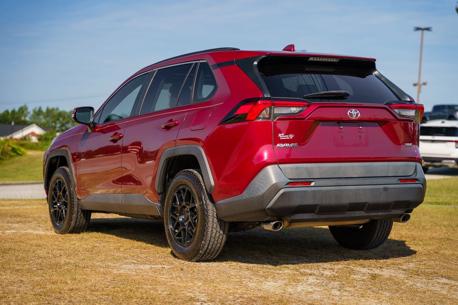 Used 2019 Red Toyota XLE image 4
