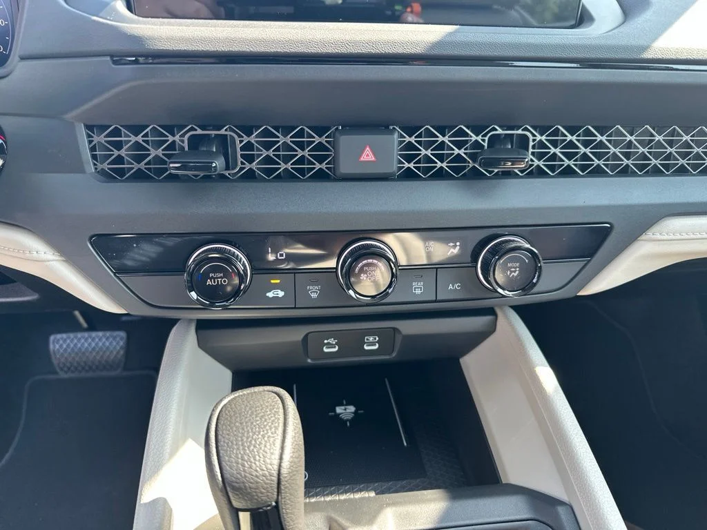 New 2026 Platinum White Pearl Honda LX image 29