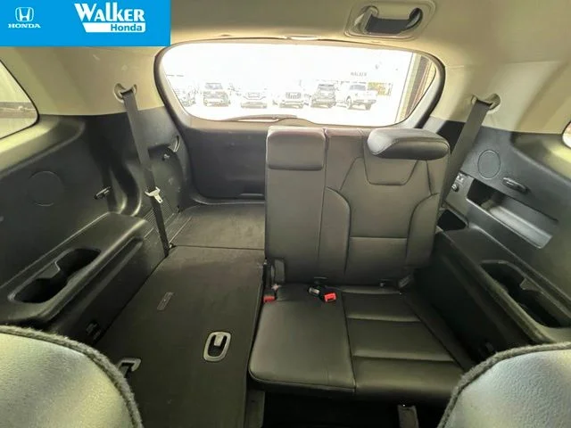 Used 2022 Black Kia EX image 19