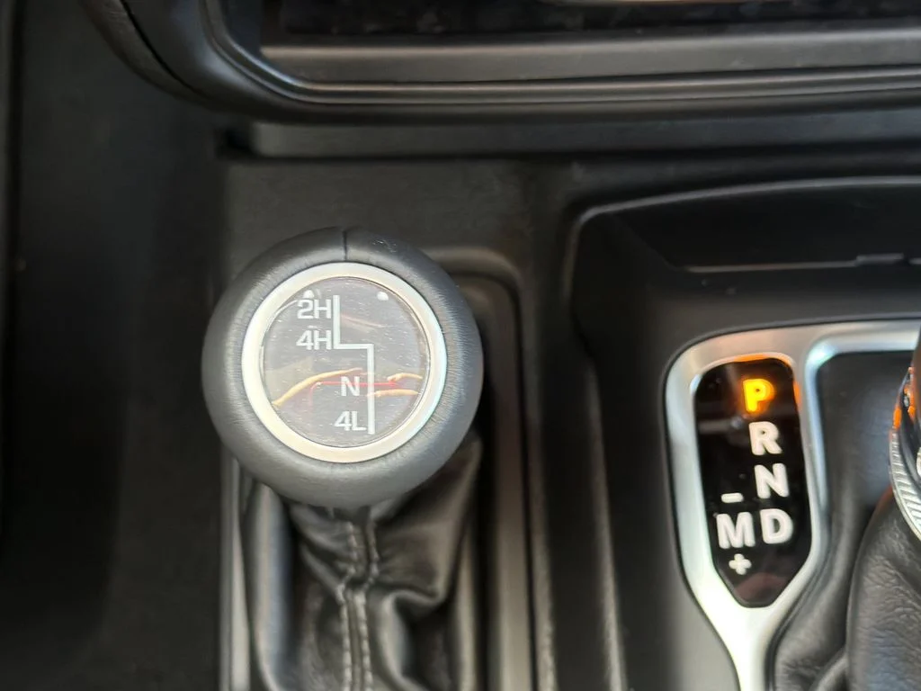 2026 Jeep Gladiator Sahara - Photo 32
