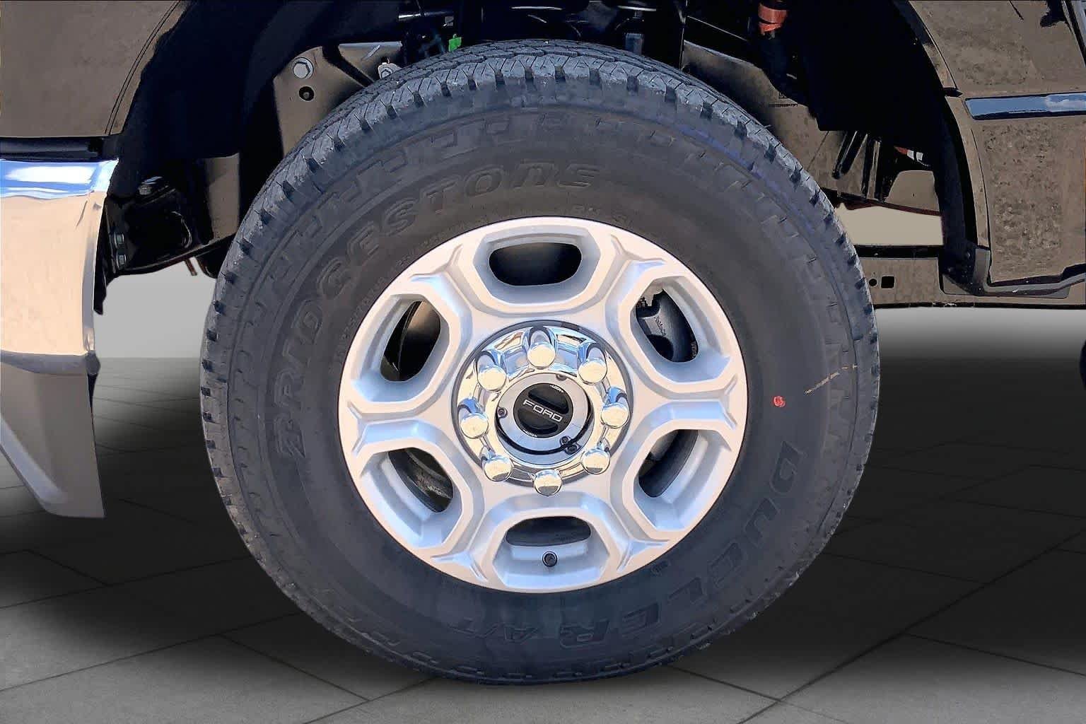 New 2026 Agate Black Metallic Ford F-250® XLT image 11