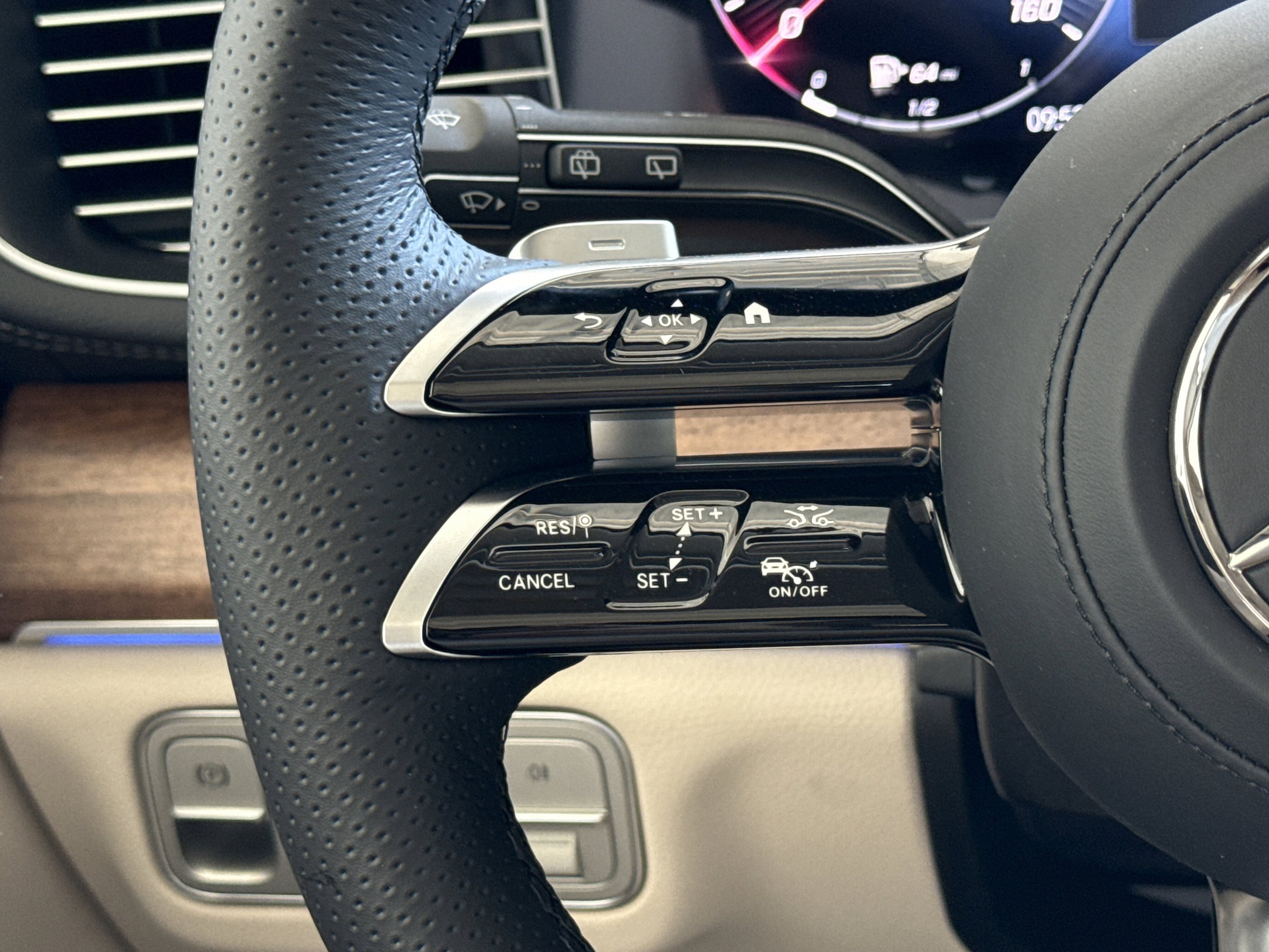 2026 Mercedes-Benz GLS Base - Photo 41