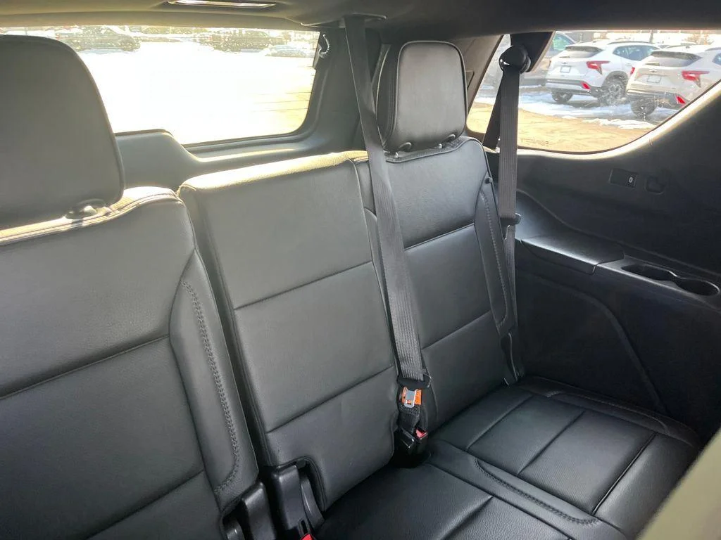 2023 GMC Yukon Denali - Photo 31