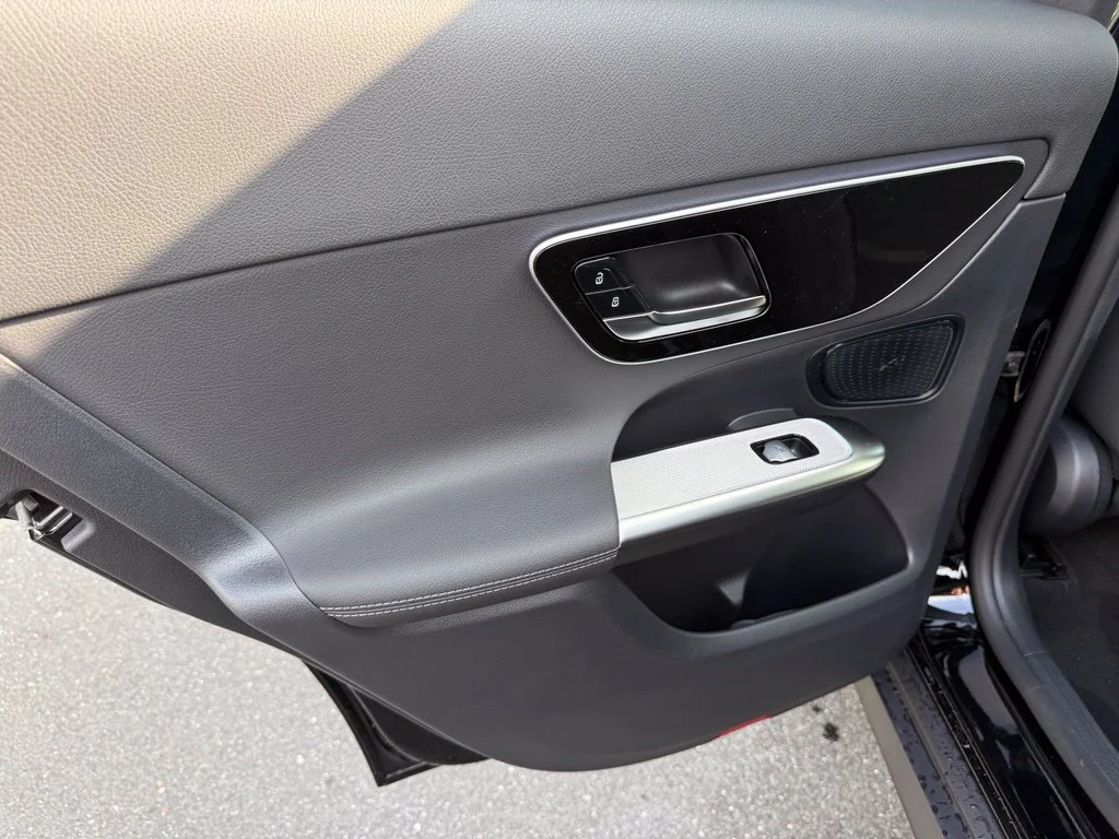 New 2027 Black Mercedes-Benz GLC 300 image 24