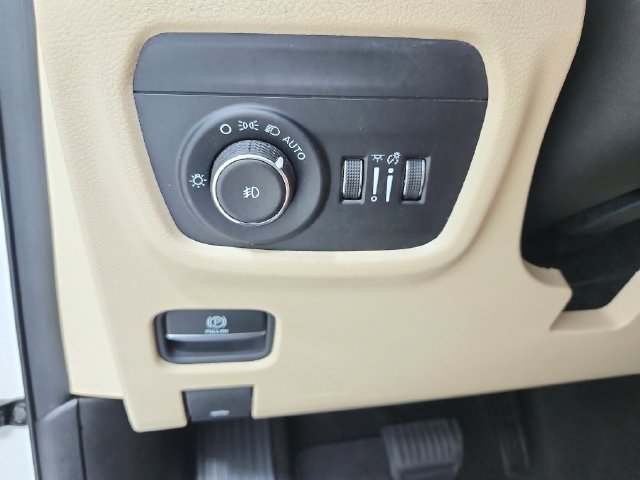 Used 2024 White Jeep Limited image 20