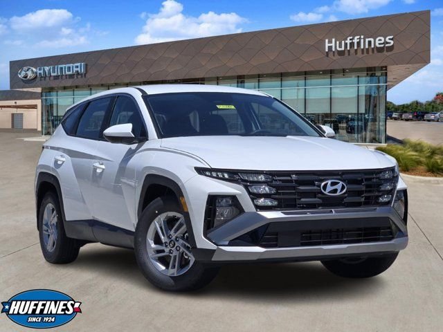 Used 2025 White Hyundai SE image 1