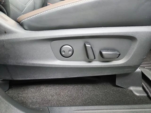 Used 2024 Gray Nissan Platinum image 42