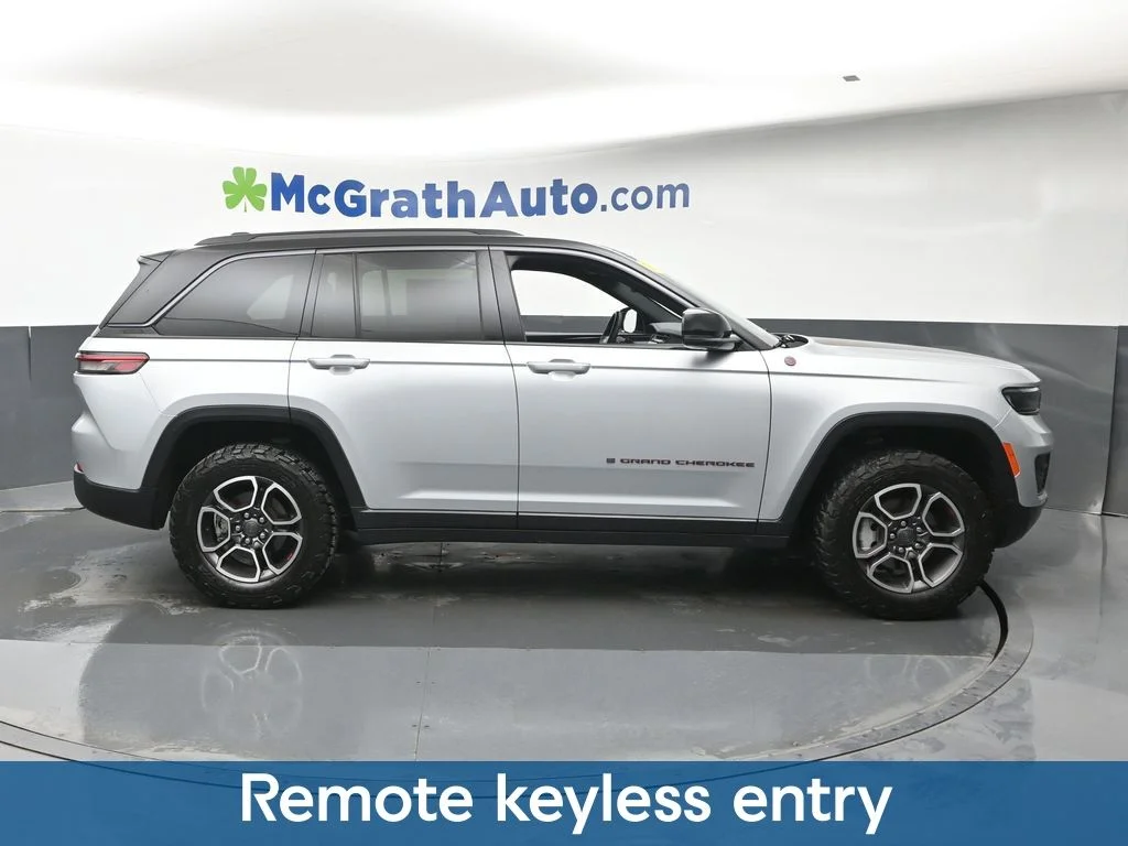 Certified Used 2022 Silver Jeep Trailhawk image 6
