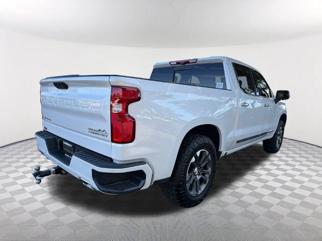 Used 2024 Iridescent Pearl Tricoat Chevrolet High Country image 5