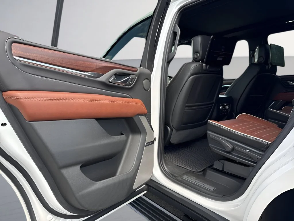 Used 2023 WHITE FROST TRICOAT GMC Denali Ultimate image 30