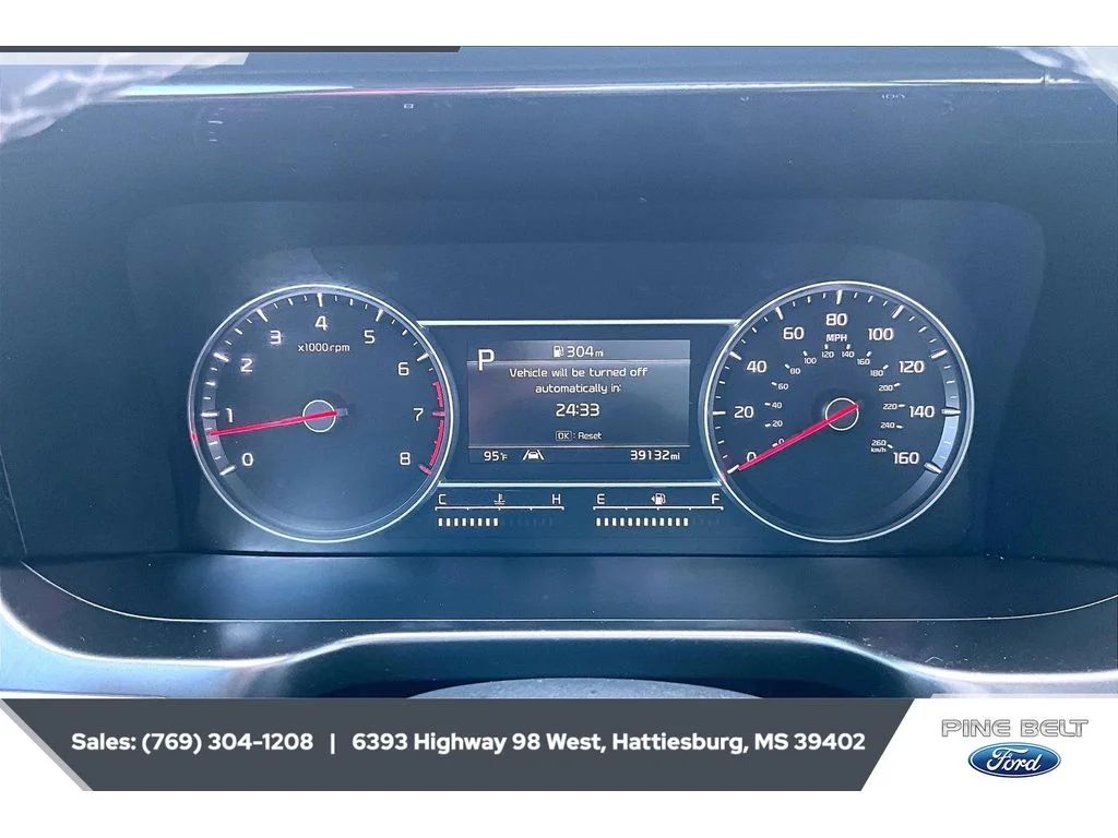 Used 2022 Sparkling Silver Kia S image 14