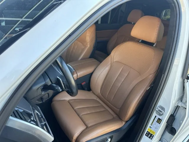 Used 2022 White BMW xDrive40i image 12