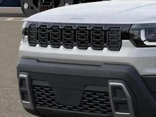 New 2026 Silver Zynith Clear-Coat Exterior Paint Jeep Laredo image 7