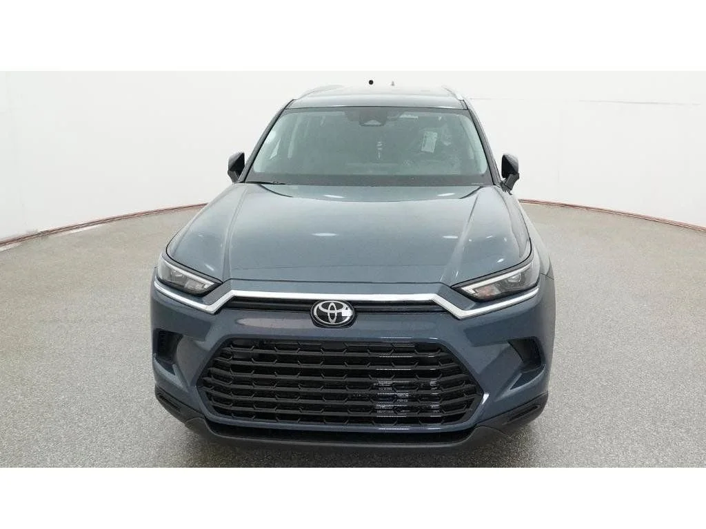 New 2026 White Toyota XLE image 20