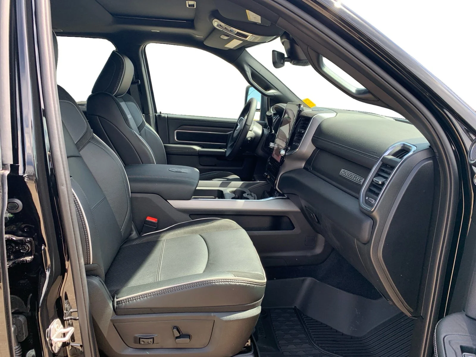 New 2026 Diamond Black Crystal Pearl Ram Laramie image 17