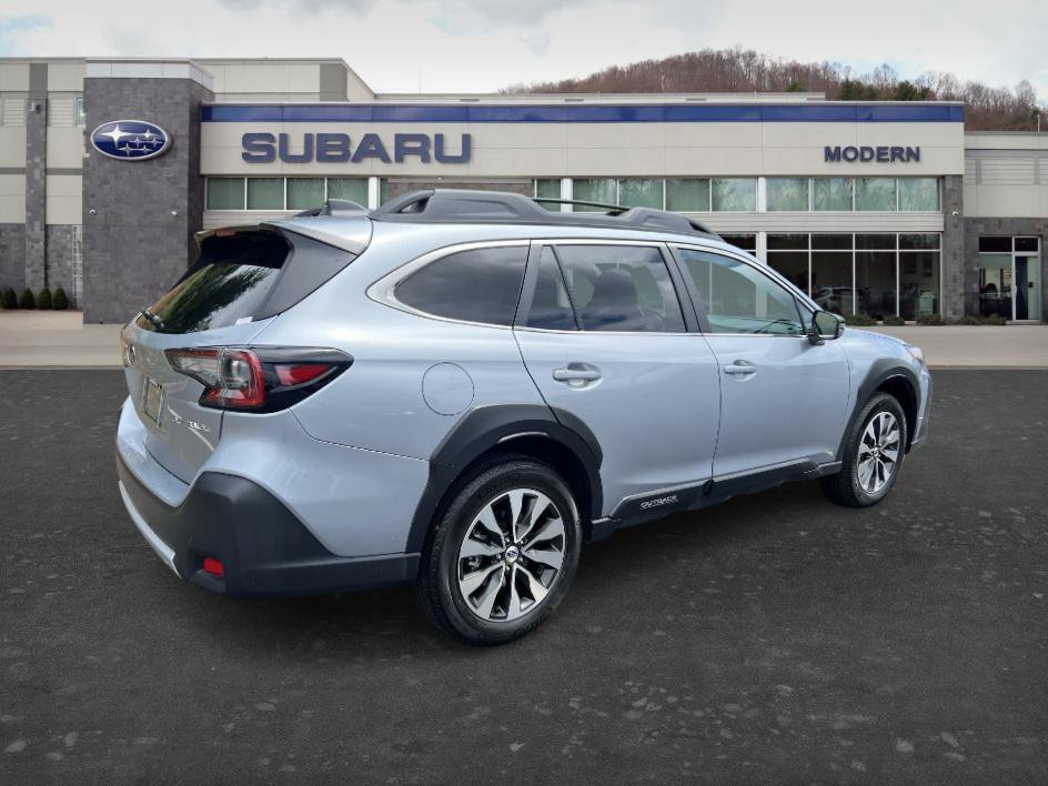 Used 2025 Ice Silver Metallic Subaru Limited image 5