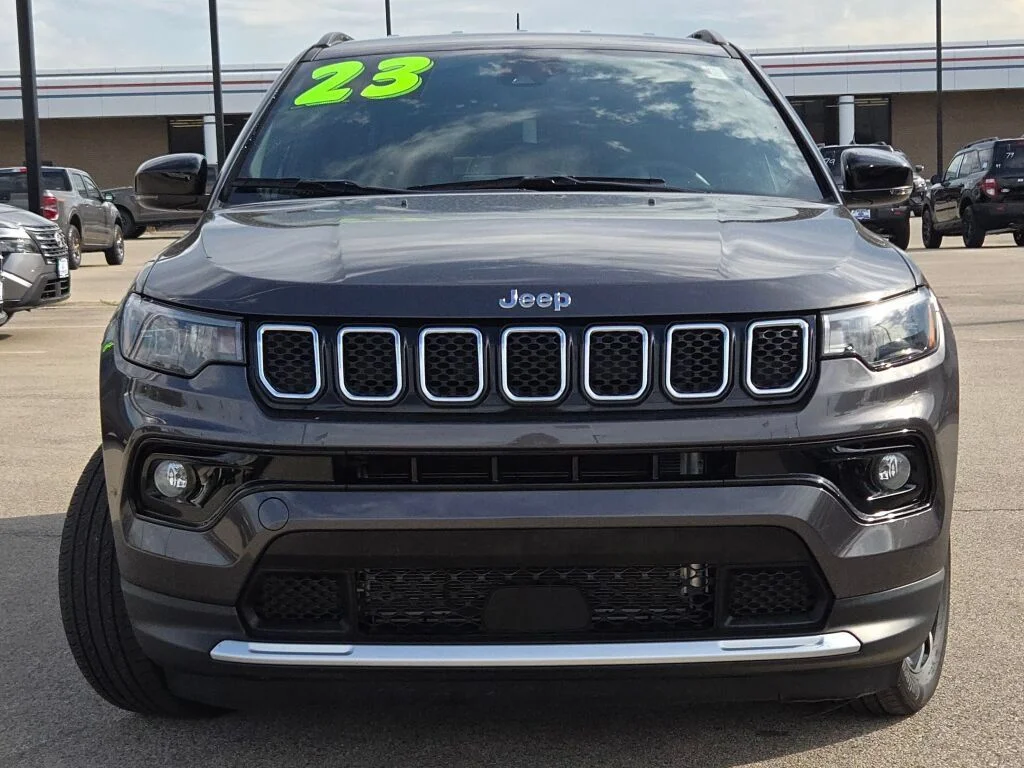 Used 2023 Crystal Metallic Jeep Limited image 2