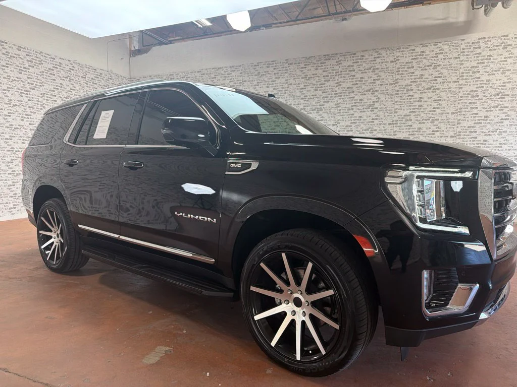 Used 2022 Onyx Black GMC SLT image 1