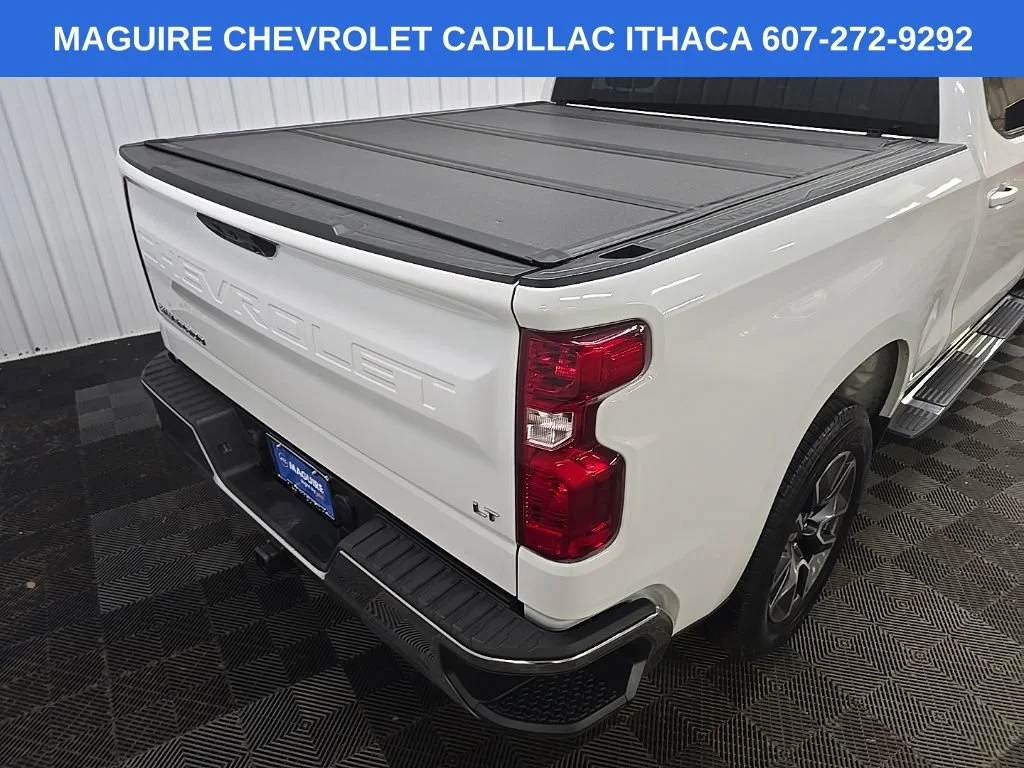 Used 2022 Summit White Chevrolet LT image 11
