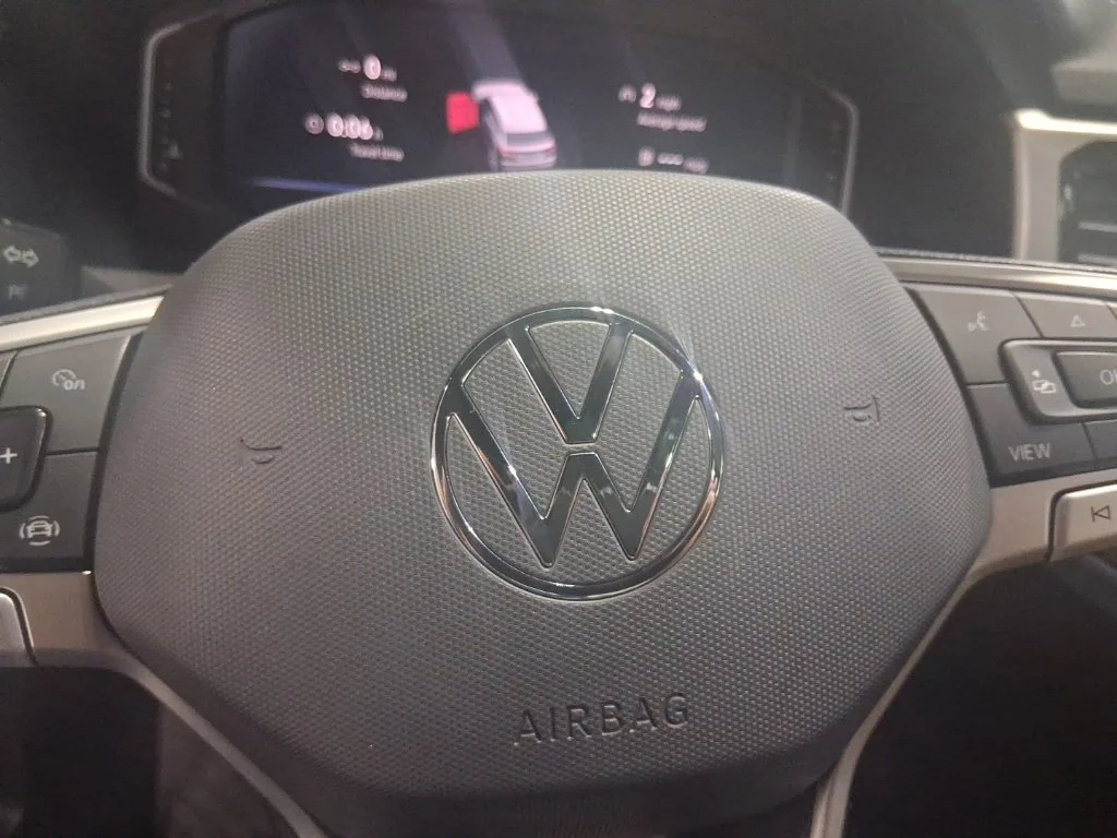 Used 2020 Pure White Volkswagen 3.6L V6 SEL Premium image 19