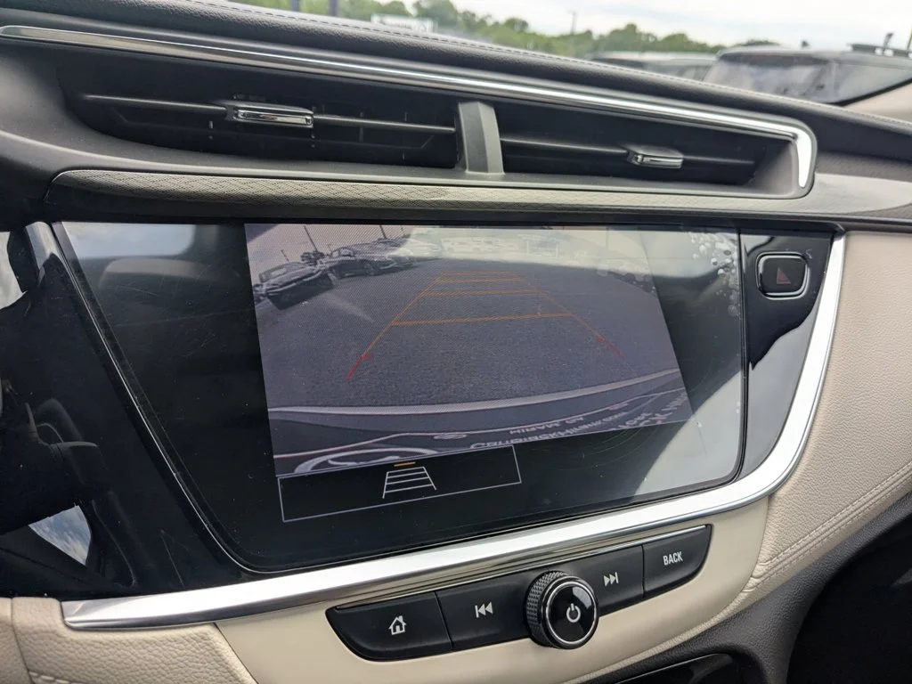 Used 2022 Summit White Buick Select image 16