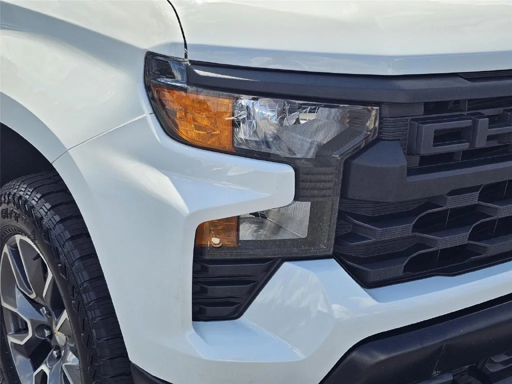 Used 2024 Summit White Chevrolet WT image 4