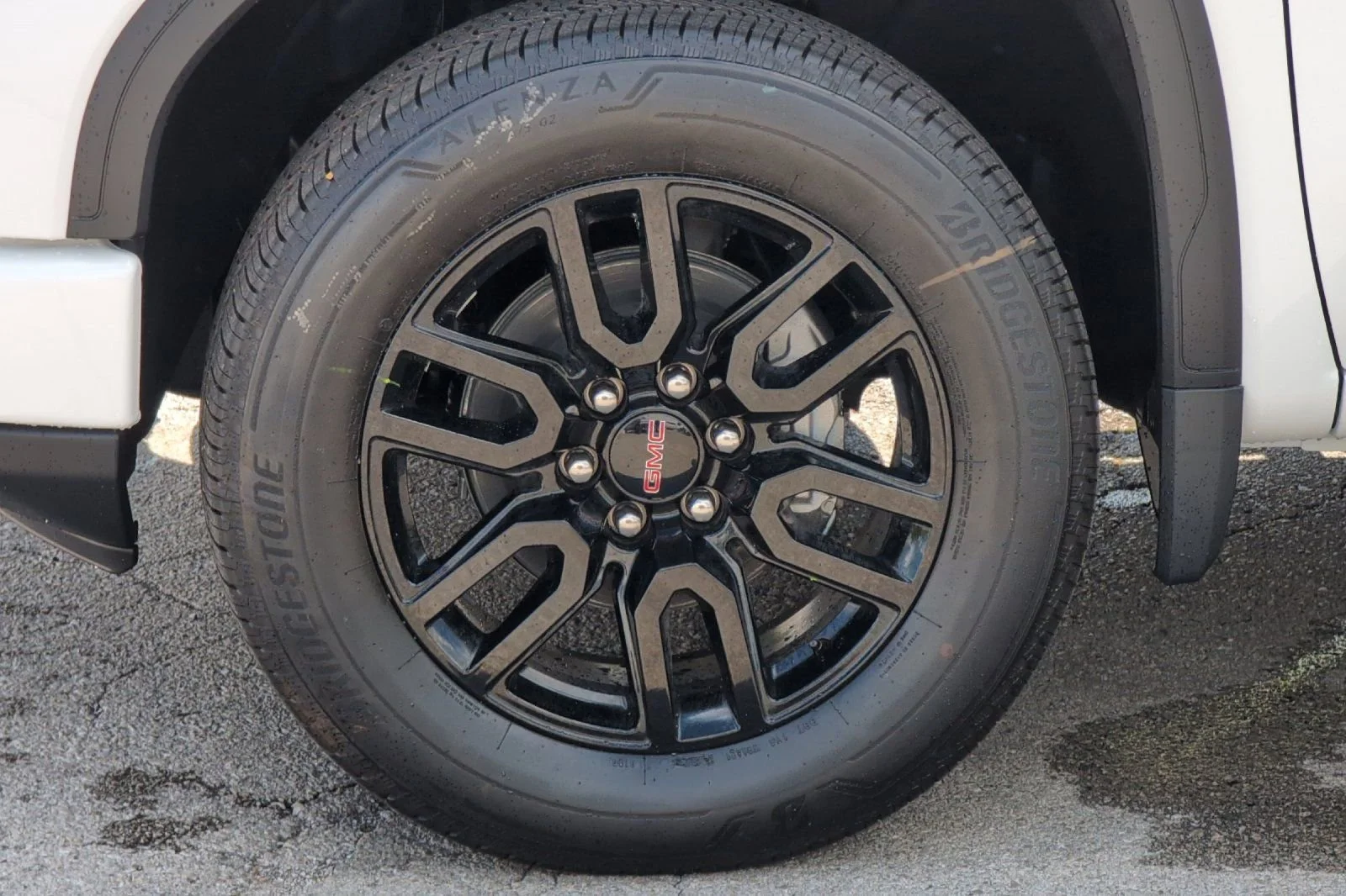 New 2026 Summit White GMC Elevation image 26