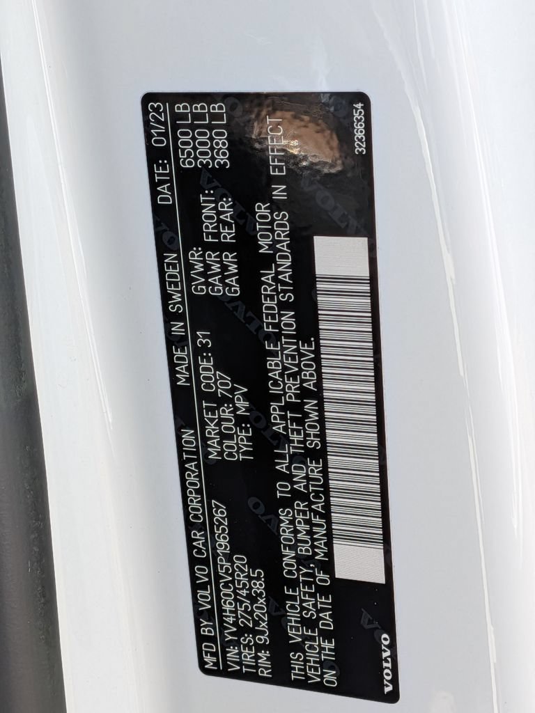 Used 2023  Volvo T8 Core Bright Theme image 44